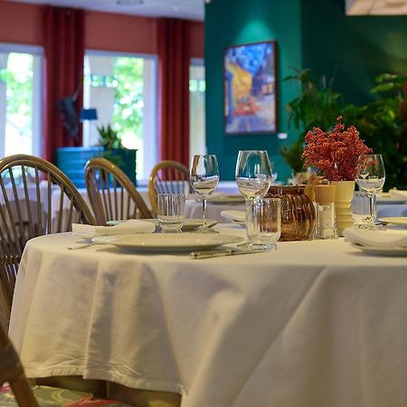 Logis L'Ermitage Hotel & Restaurant Saulges المظهر الخارجي الصورة