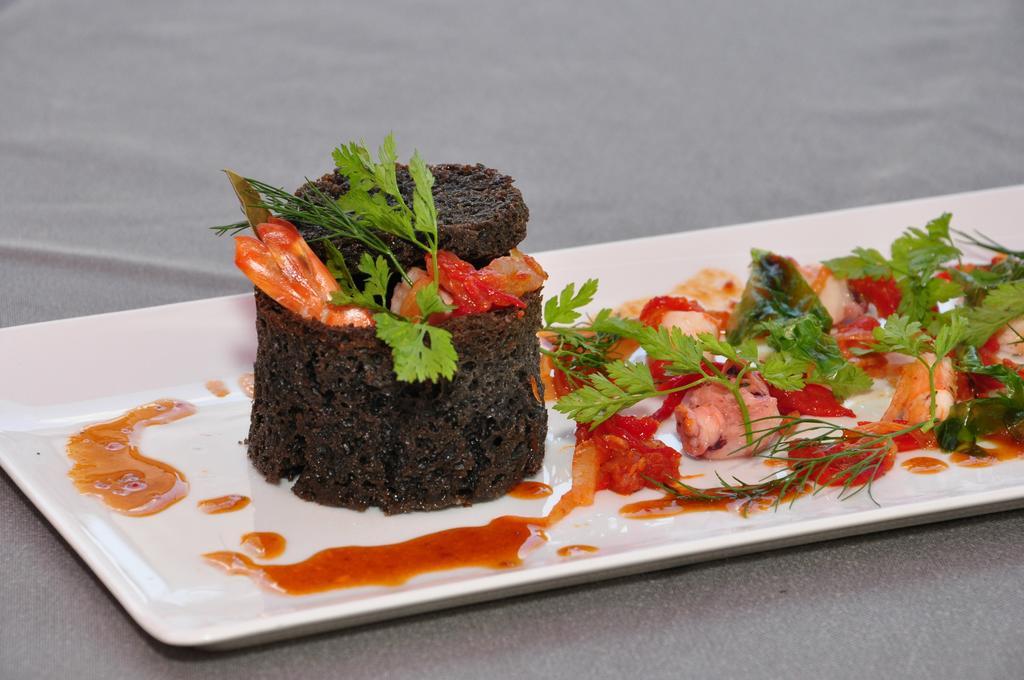 Logis L'Ermitage Hotel & Restaurant Saulges المظهر الخارجي الصورة