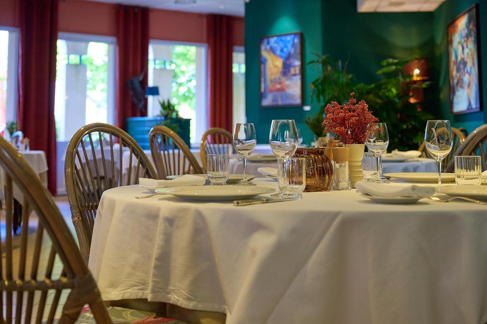 Logis L'Ermitage Hotel & Restaurant Saulges المظهر الخارجي الصورة