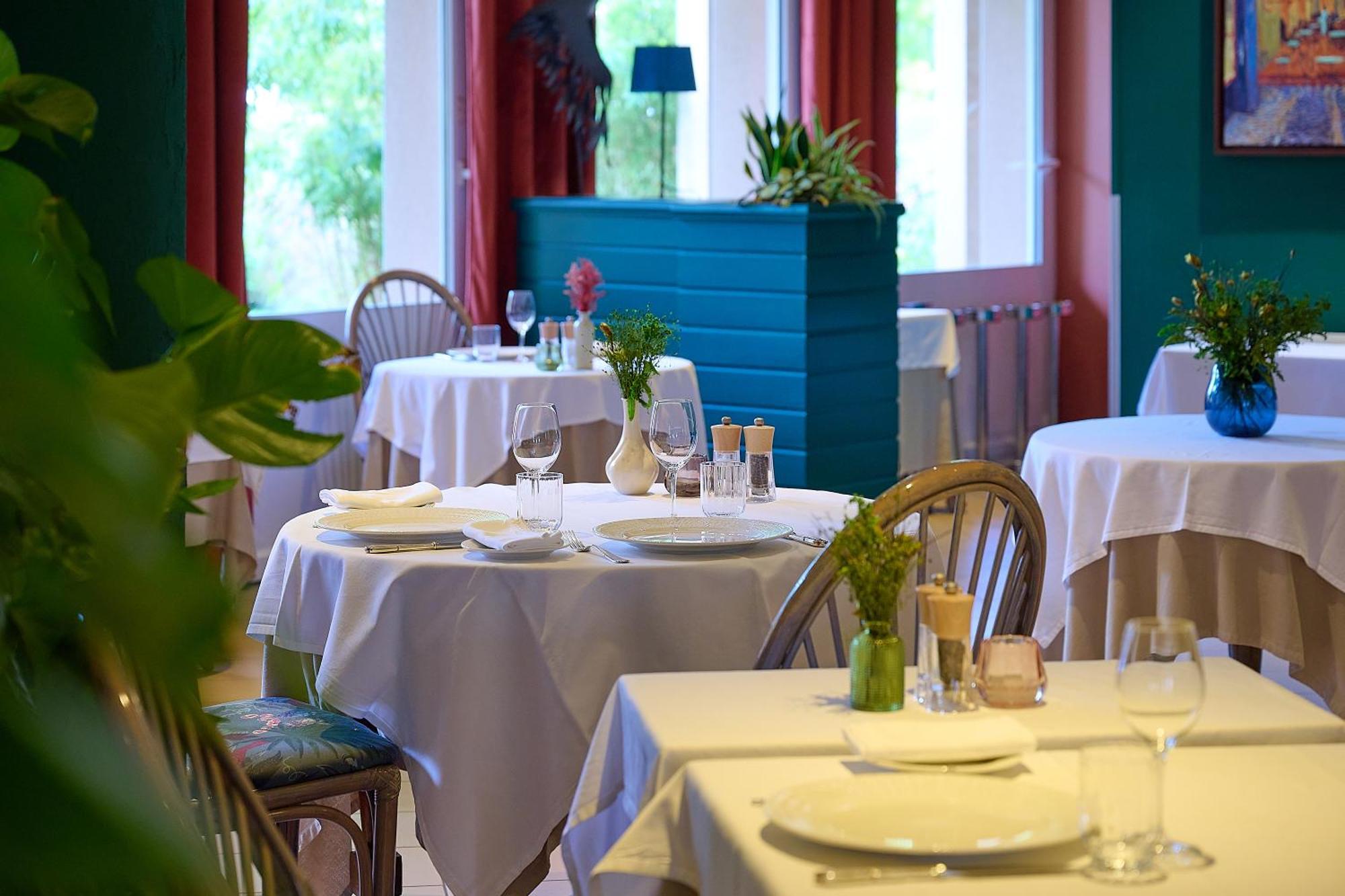 Logis L'Ermitage Hotel & Restaurant Saulges المظهر الخارجي الصورة
