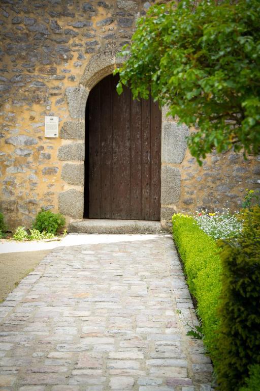 Logis L'Ermitage Hotel & Restaurant Saulges المظهر الخارجي الصورة