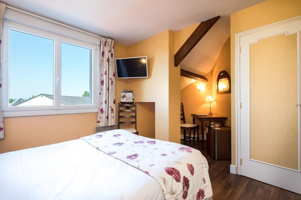 Logis L'Ermitage Hotel & Restaurant Saulges المظهر الخارجي الصورة