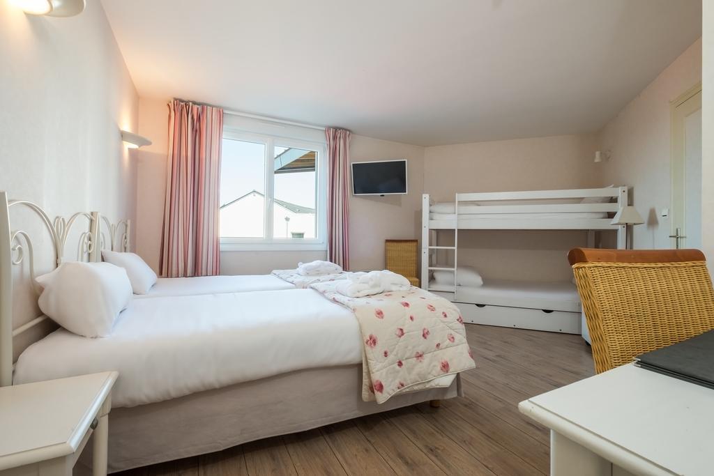 Logis L'Ermitage Hotel & Restaurant Saulges المظهر الخارجي الصورة