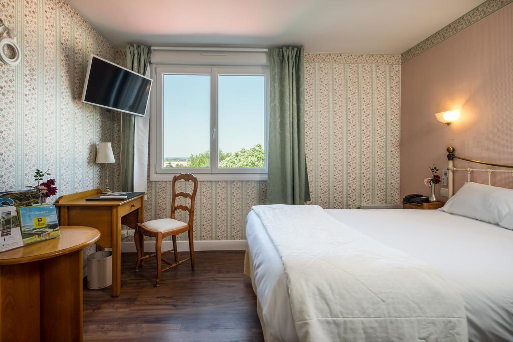 Logis L'Ermitage Hotel & Restaurant Saulges المظهر الخارجي الصورة