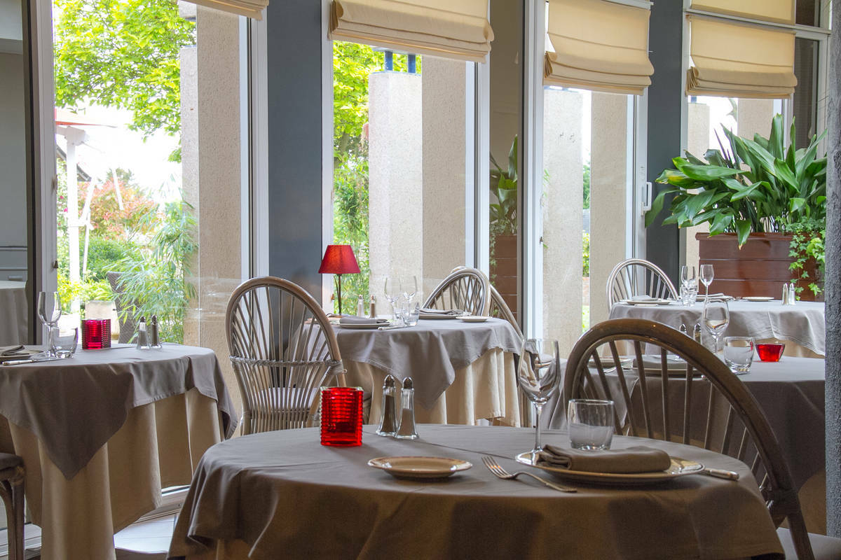 Logis L'Ermitage Hotel & Restaurant Saulges المظهر الخارجي الصورة